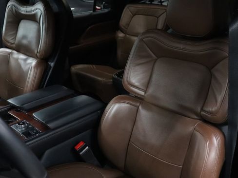 Used 2023 Lincoln Navigator Reserve RWD image 12