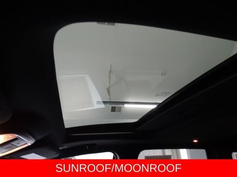 Used 2017 Jeep Grand Cherokee Limited AWD/4WD image 11