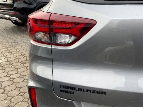 Used 2023 Chevrolet TrailBlazer RS image 34