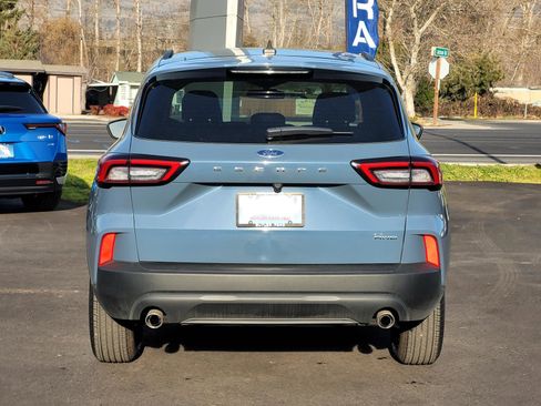 Used 2025 Ford Escape ST-Line w/ Cold Weather Package image 6