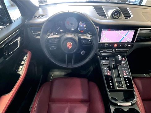 Certified 2023 Porsche Macan S image 11
