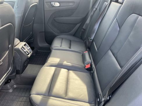 Used 2025 Volvo XC40 B5 Core w/ Protection Package Premier image 19