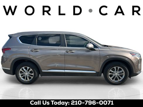Used 2019 Hyundai Santa Fe SE FWD image 2