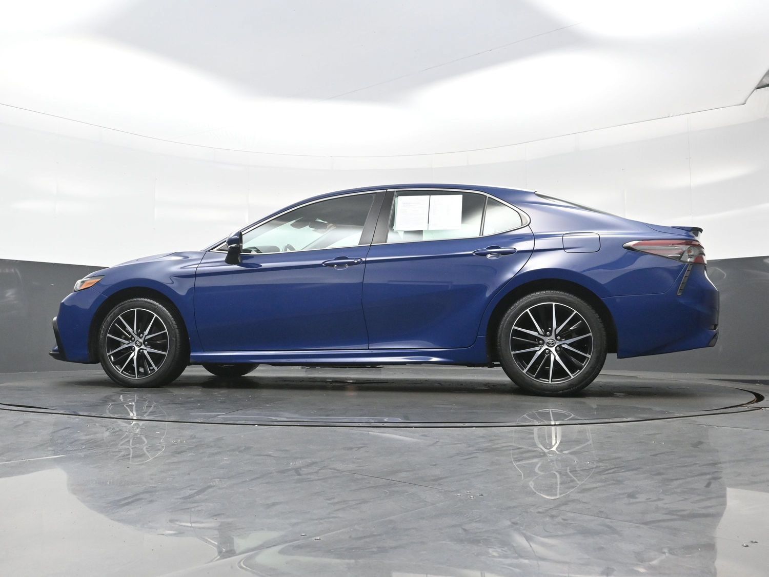 Used 2024 Toyota Camry SE FWD image 28