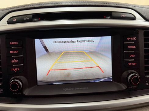 Used 2018 Kia Sorento LX image 24