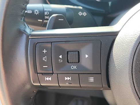 Used 2024 Nissan Pathfinder SV AWD/4WD image 20