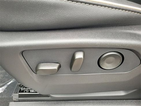 New 2026 GMC Yukon Elevation image 5