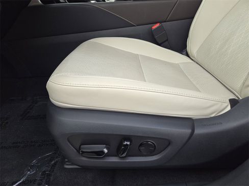 Used 2025 Lexus RX 350 Premium Plus w/ Convenience Package image 24