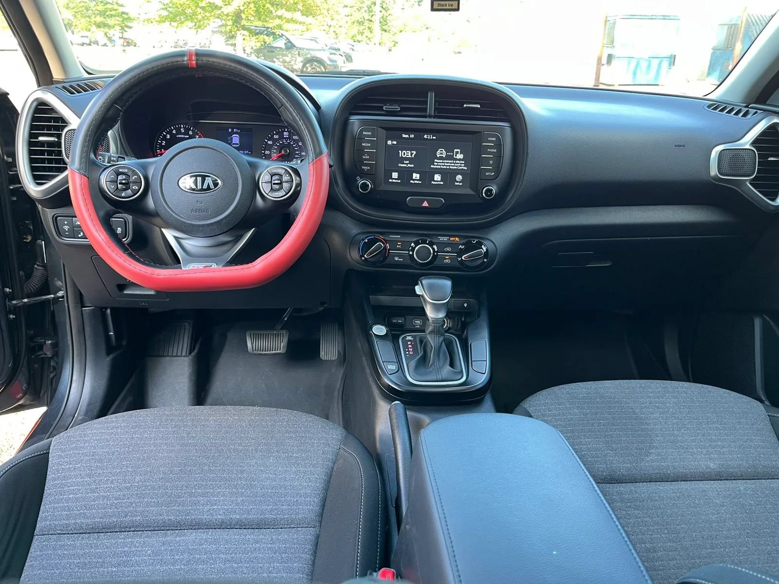 Used 2020 Kia Soul GT-Line w/ GT 2.0L Power Sunroof Package FWD image 12