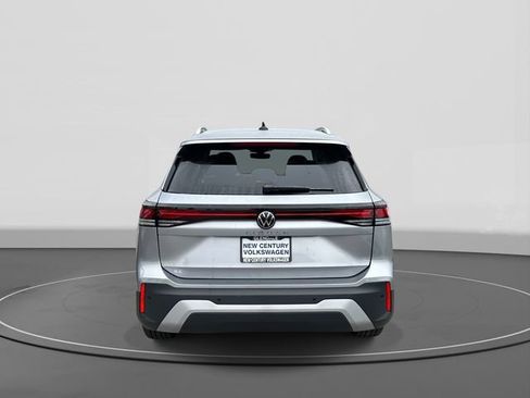 New 2026 Volkswagen Tiguan SE image 4