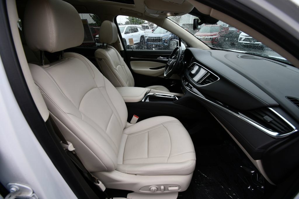 Used 2023 Buick Enclave Essence w/ Experience Buick Package AWD/4WD image 22