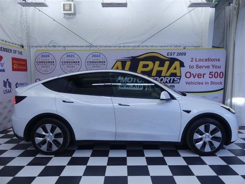 Used 2023 Tesla Model Y Long Range AWD/4WD image 29