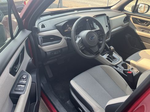 Used 2025 Subaru Forester Premium AWD/4WD image 7