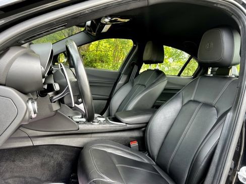 Used 2022 Alfa Romeo Giulia Sprint image 16