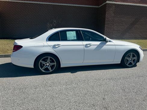 Used 2017 Mercedes-Benz E 300 4MATIC image 18
