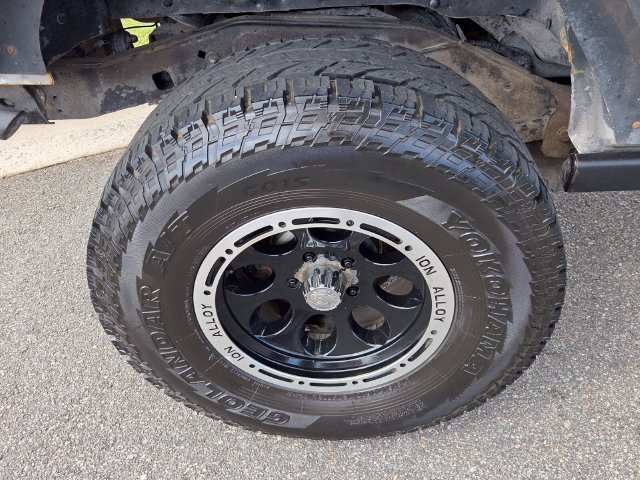 Used 2015 Jeep Wrangler Unlimited Rubicon w/ Connectivity Group AWD/4WD image 15