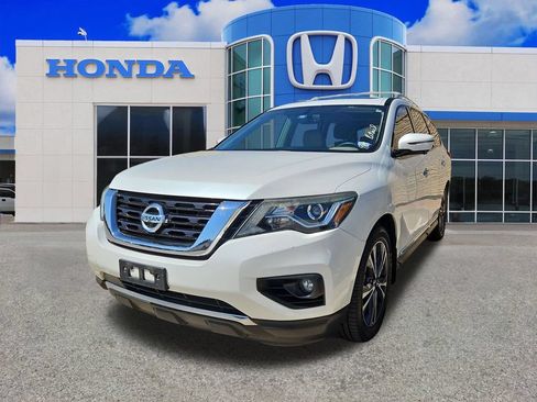 Used 2018 Nissan Pathfinder Platinum FWD image 12