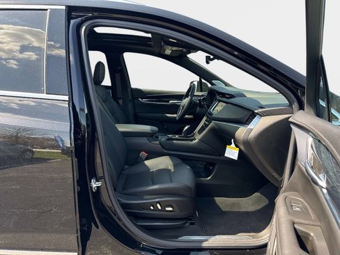 New 2025 Cadillac XT5 Premium Luxury image 11