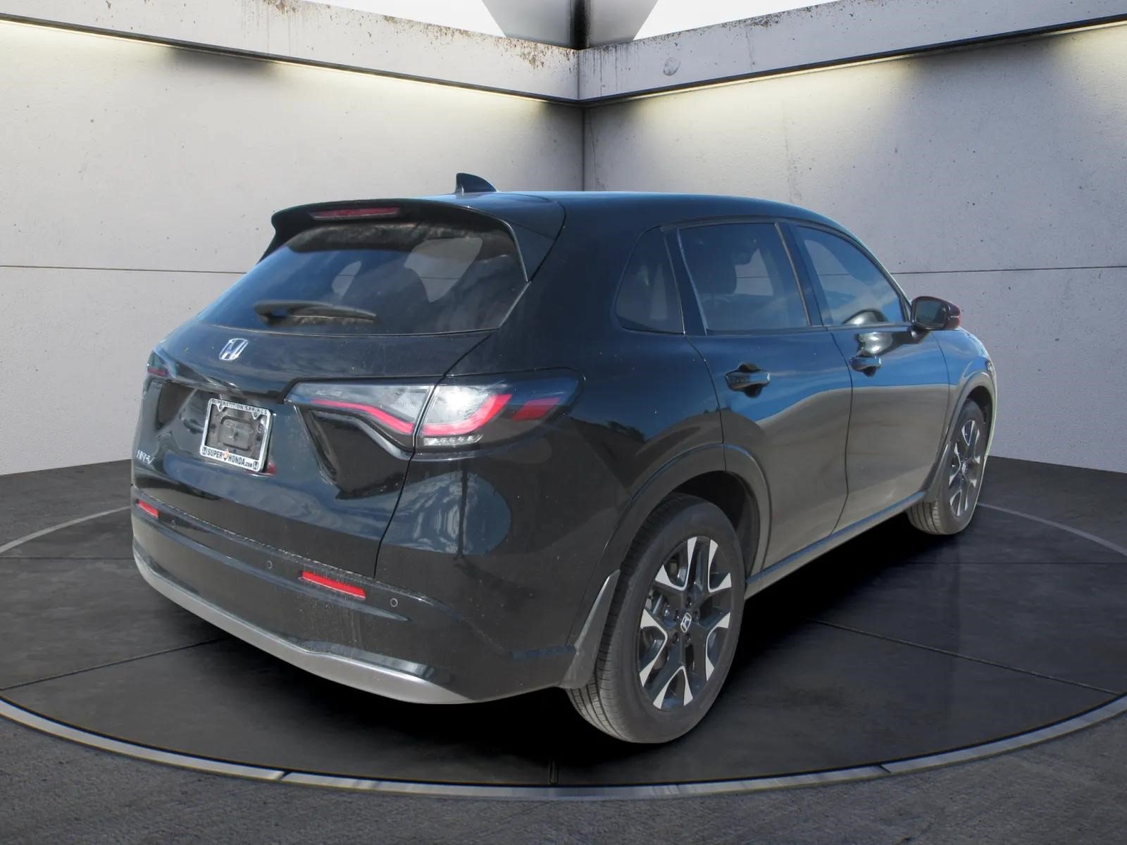 Used 2026 Honda HR-V EX-L image 3
