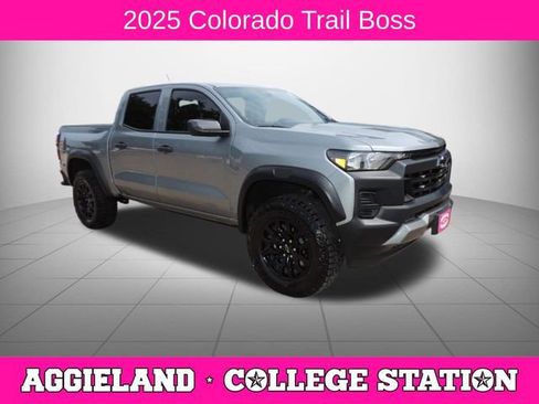 Certified 2025 Chevrolet Colorado Trail Boss AWD/4WD image 1