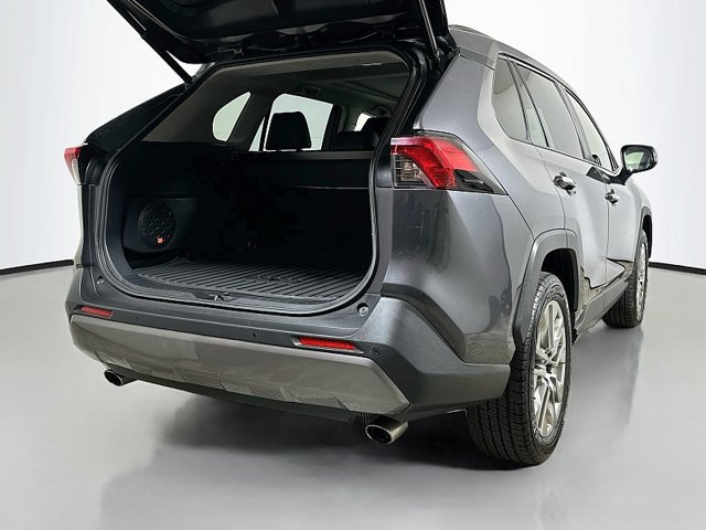 Used 2020 Toyota RAV4 Limited AWD/4WD image 30