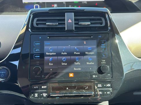 Used 2016 Toyota Prius Four image 18