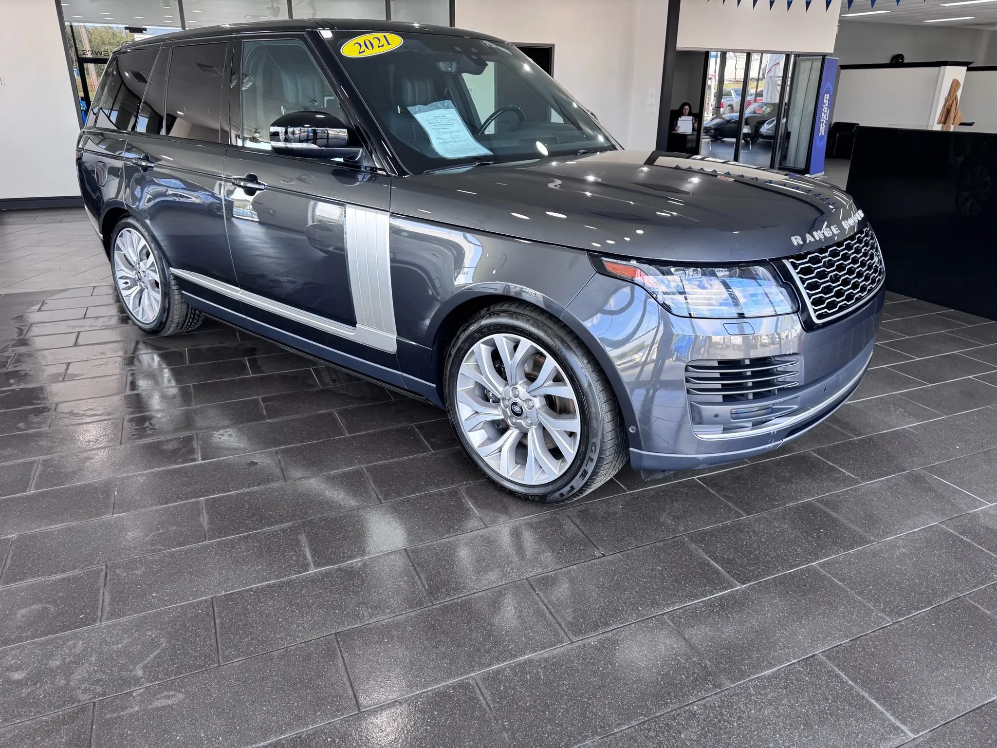 Used 2021 Land Rover Range Rover P525 Westminster Edition AWD/4WD image 7