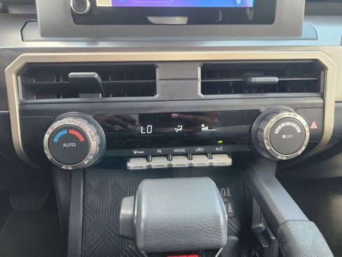 Certified 2025 Toyota Tacoma TRD Off-Road image 17