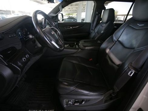 Used 2017 Cadillac Escalade Platinum image 8