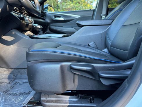 Used 2025 Buick Envista Sport Touring image 27