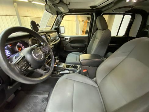 Used 2022 Jeep Gladiator Sport AWD/4WD image 22