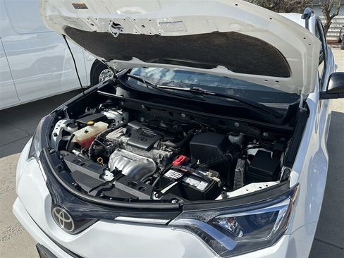Used 2017 Toyota RAV4 LE w/ All Weather Liner Package AWD/4WD image 27