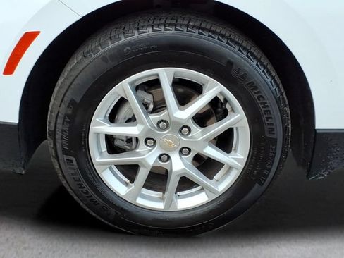 Used 2024 Chevrolet Equinox LT w/ LPO, Floor Liner Package FWD image 10