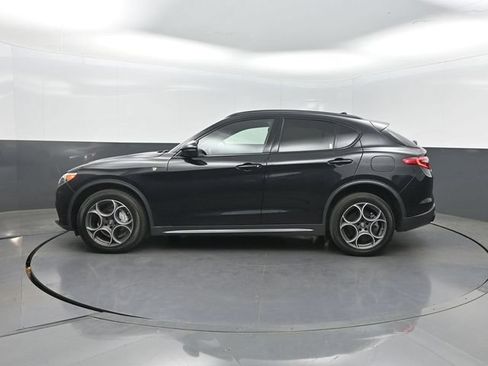 Used 2023 Alfa Romeo Stelvio Ti AWD/4WD image 3