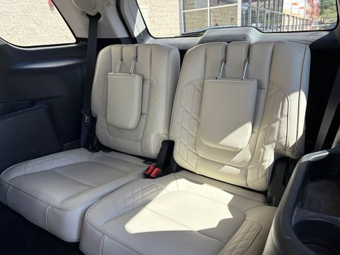 Used 2018 Ford Explorer Platinum AWD/4WD image 26