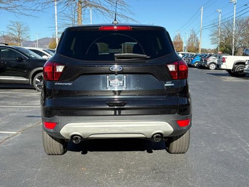 Used 2019 Ford Escape SE image 6