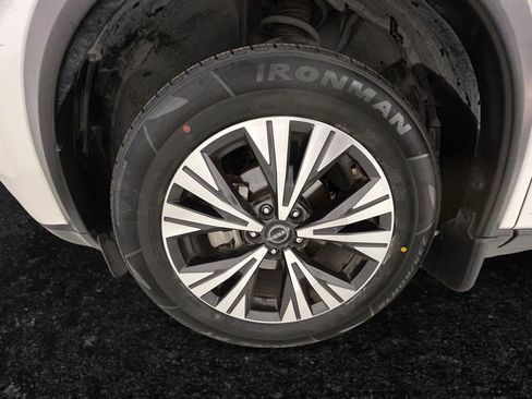 Used 2023 Nissan Rogue SV image 27