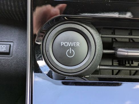 Used 2024 Subaru Solterra Limited image 24