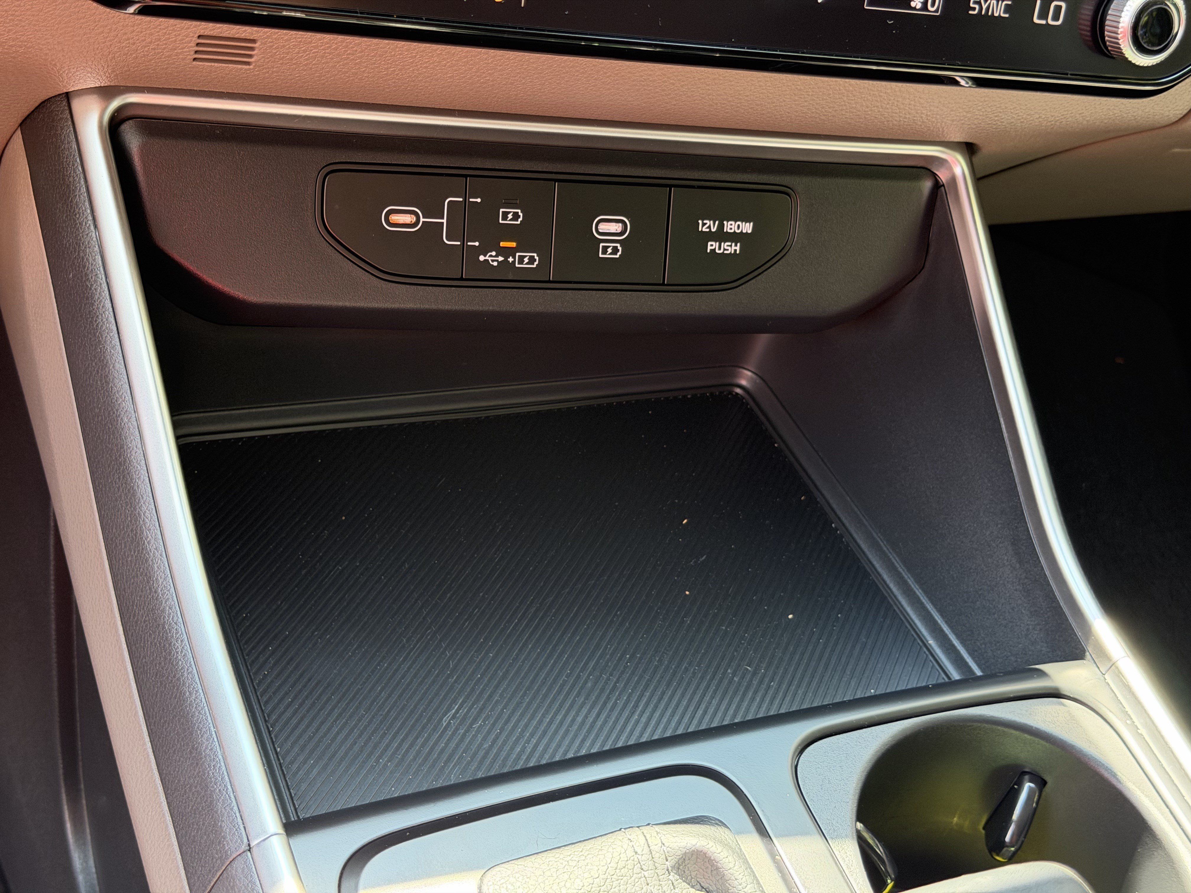 Certified 2026 Kia Carnival FWD image 30