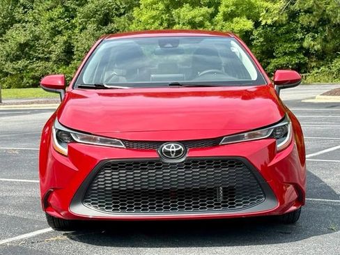 Used 2020 Toyota Corolla LE FWD image 12