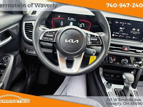 Used 2024 Kia Seltos LX AWD/4WD image 7