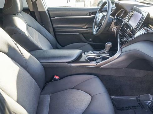 Used 2022 Toyota Camry LE image 17