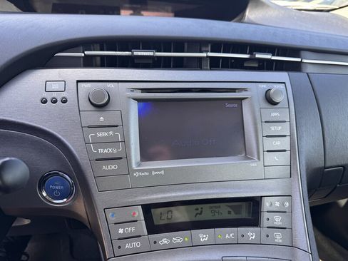 Used 2014 Toyota Prius Three FWD image 19