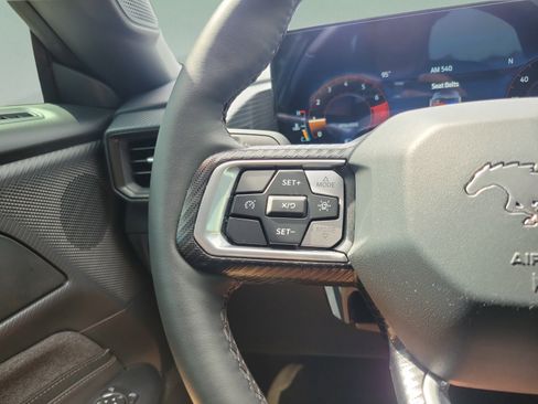 Used 2025 Ford Mustang Coupe RWD image 21