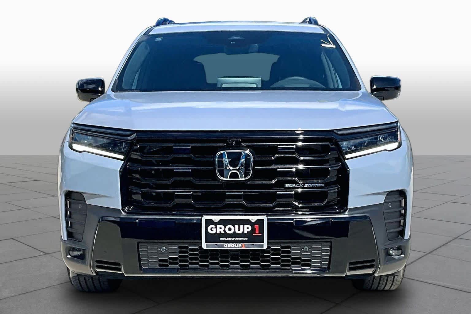 New 2026 Honda Pilot Black Edition image 3