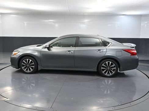 Used 2016 Nissan Altima 2.5 SL w/ Moonroof Package FWD image 8