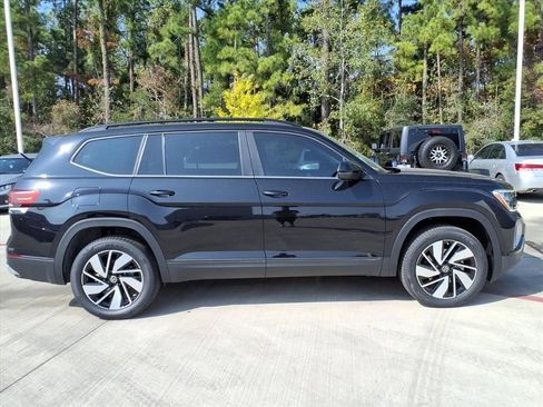 New 2026 Volkswagen Atlas SE FWD image 4