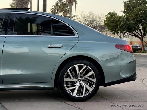 Used 2025 Mercedes-Benz E 350 4MATIC Sedan image 18
