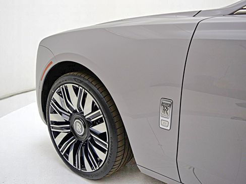 Used 2025 Rolls-Royce Ghost AWD/4WD image 9