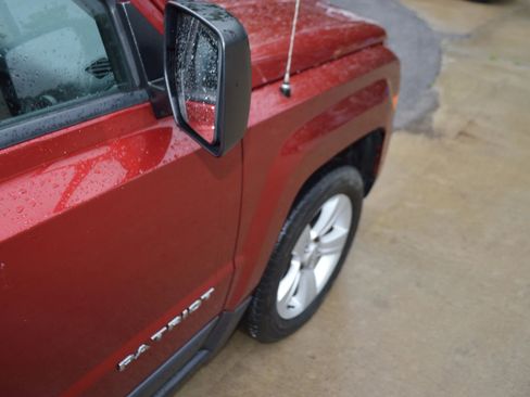 Used 2016 Jeep Patriot Latitude FWD image 10